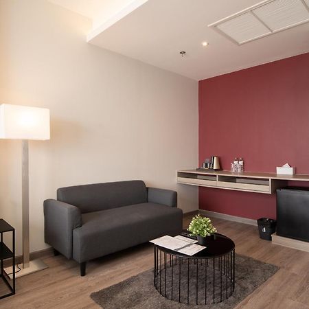 Thaya Hotel Бангкок Экстерьер фото